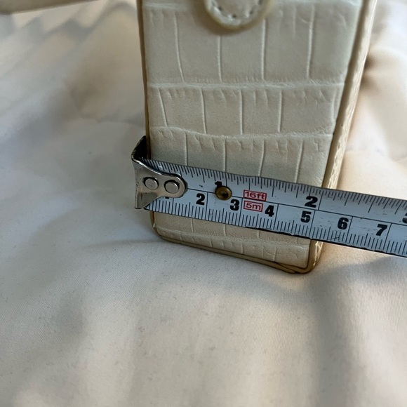 JW PEl Ivory Croc Grace
Box Bag NWOT Contemporary, Elegant, Simplicity, Chic - Picture 17 of 17